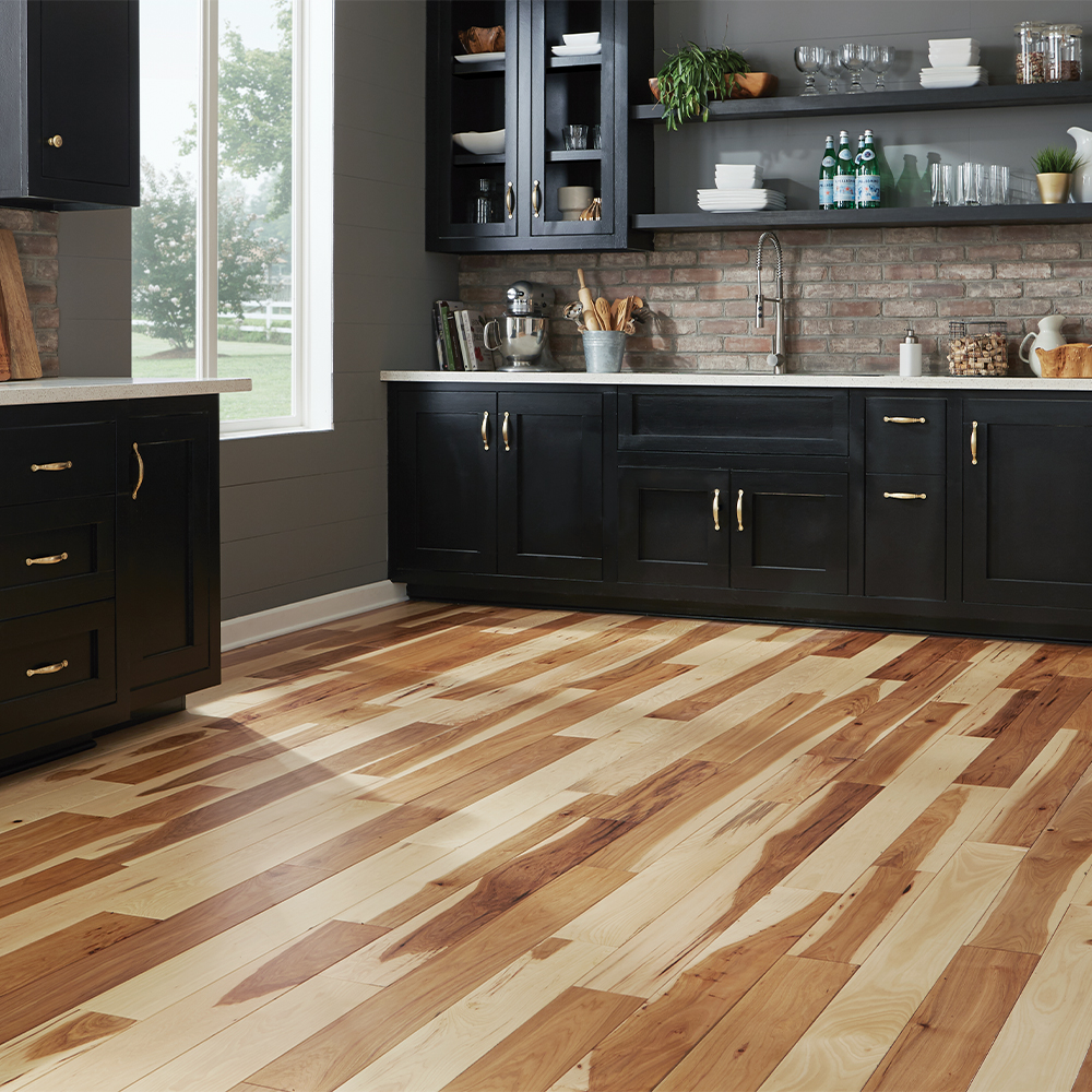 Mullican hardwood Nature Hickory Natural in kitchen